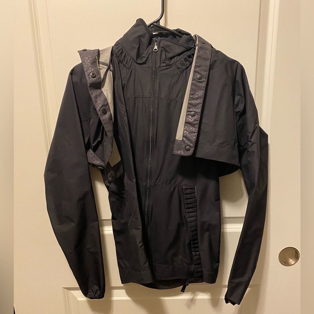 Lululemon lightweight running jacket size 2 black